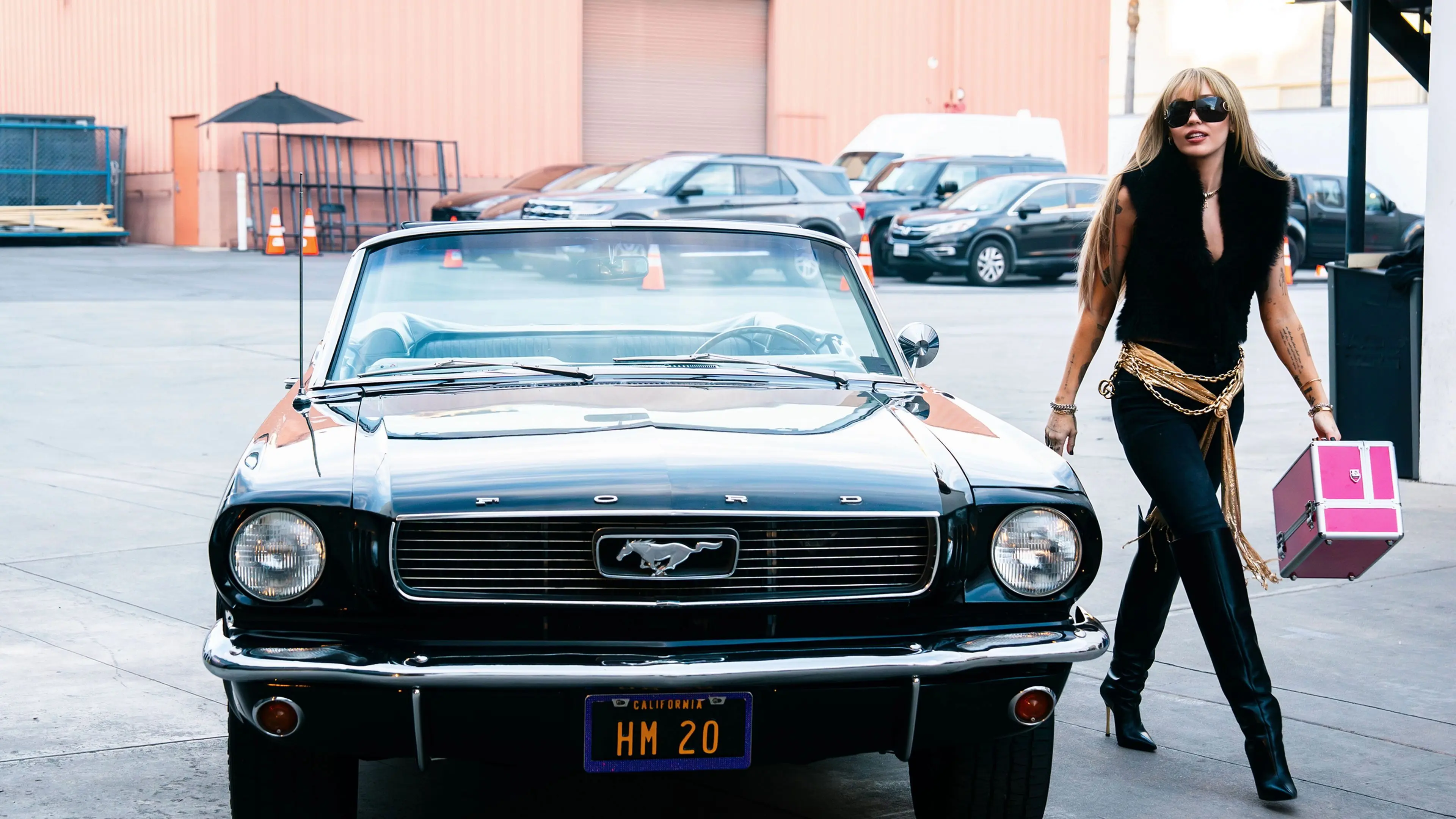 Hannah Montana 20th Anniversary Special backdrop