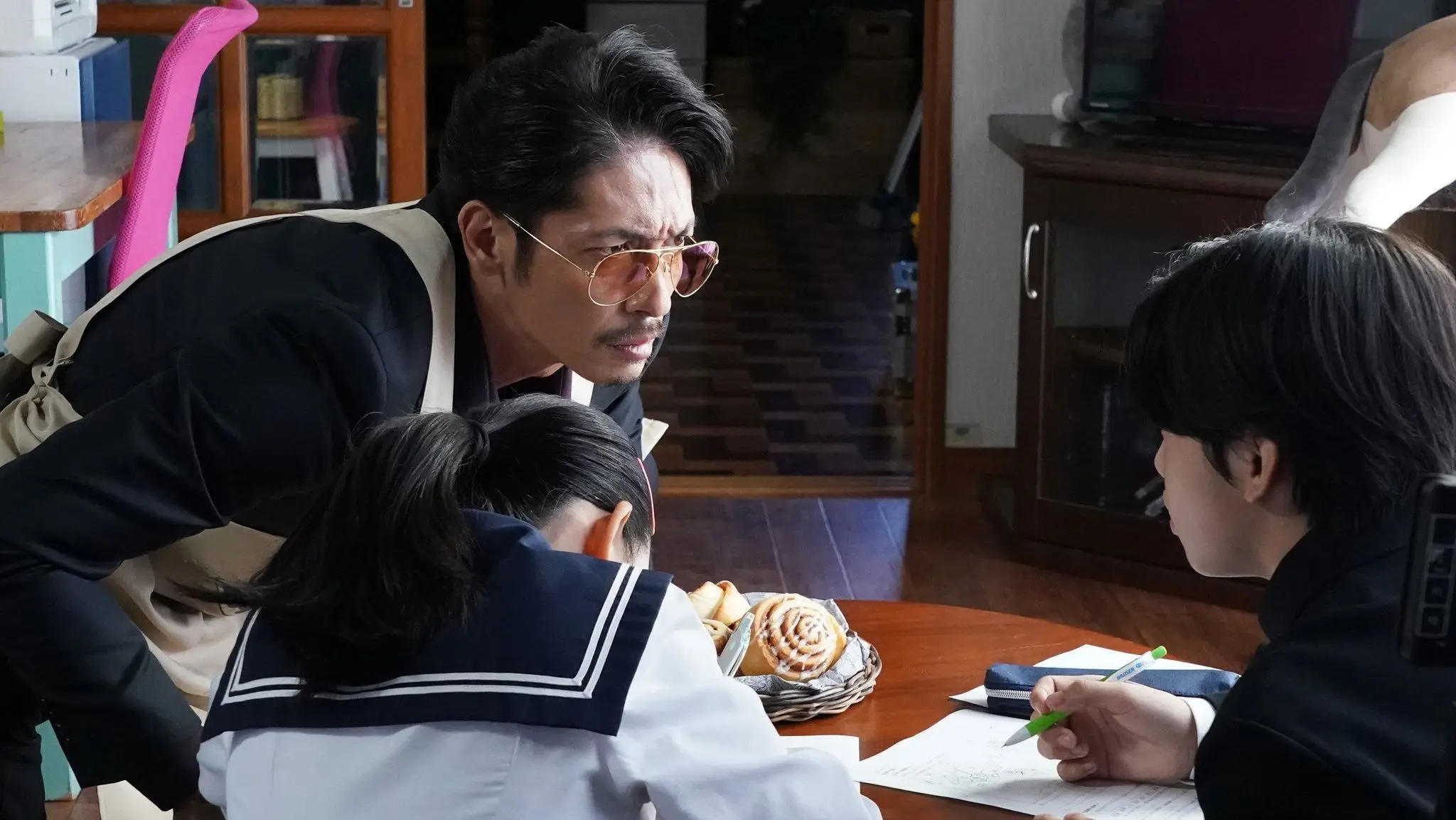 The Way of the Househusband: Burst Into Laughter! Click SP backdrop