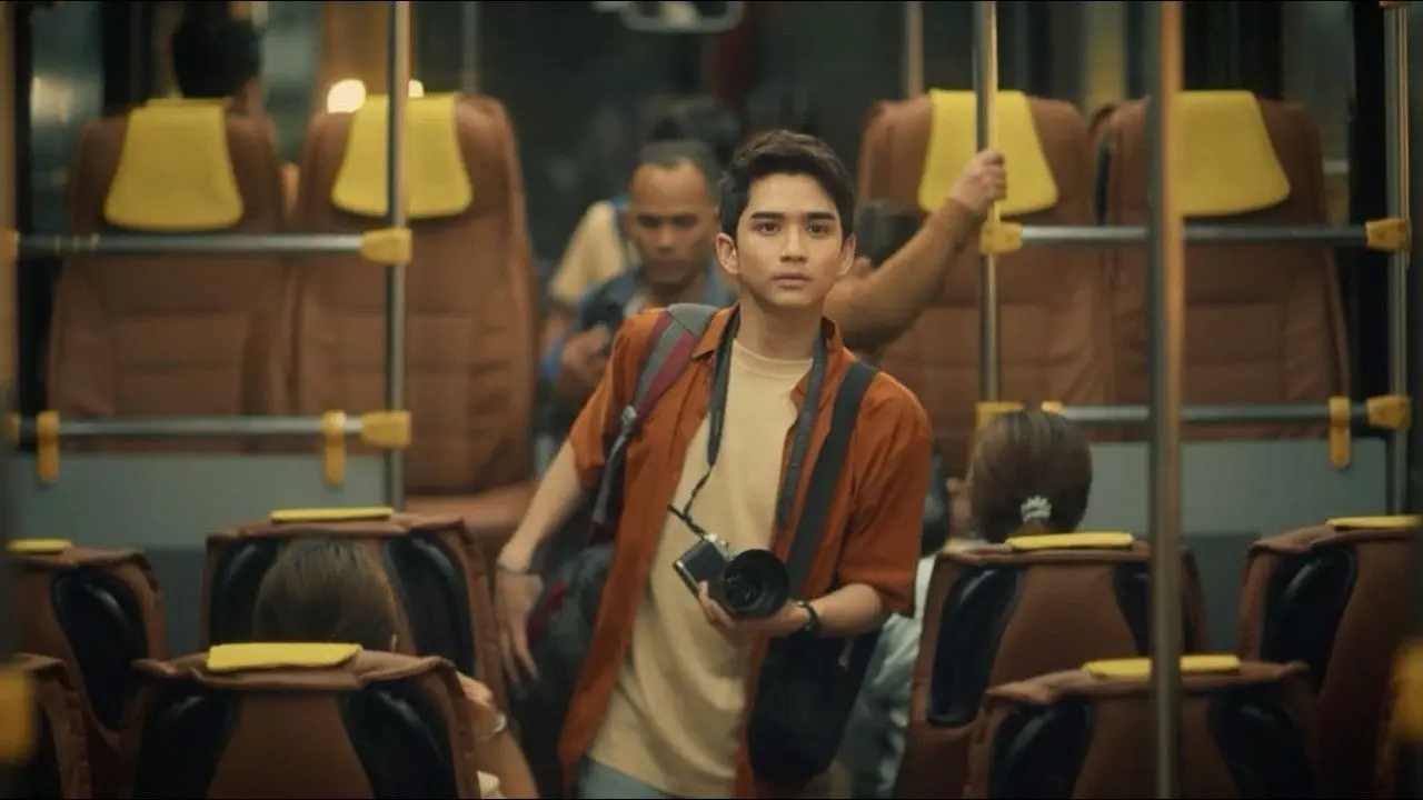 Si Sol at Si Luna backdrop