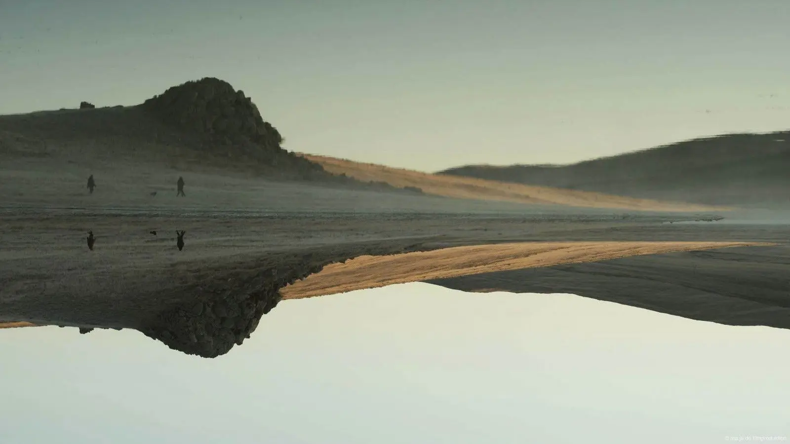 ¡Vivan las Antipodas! backdrop