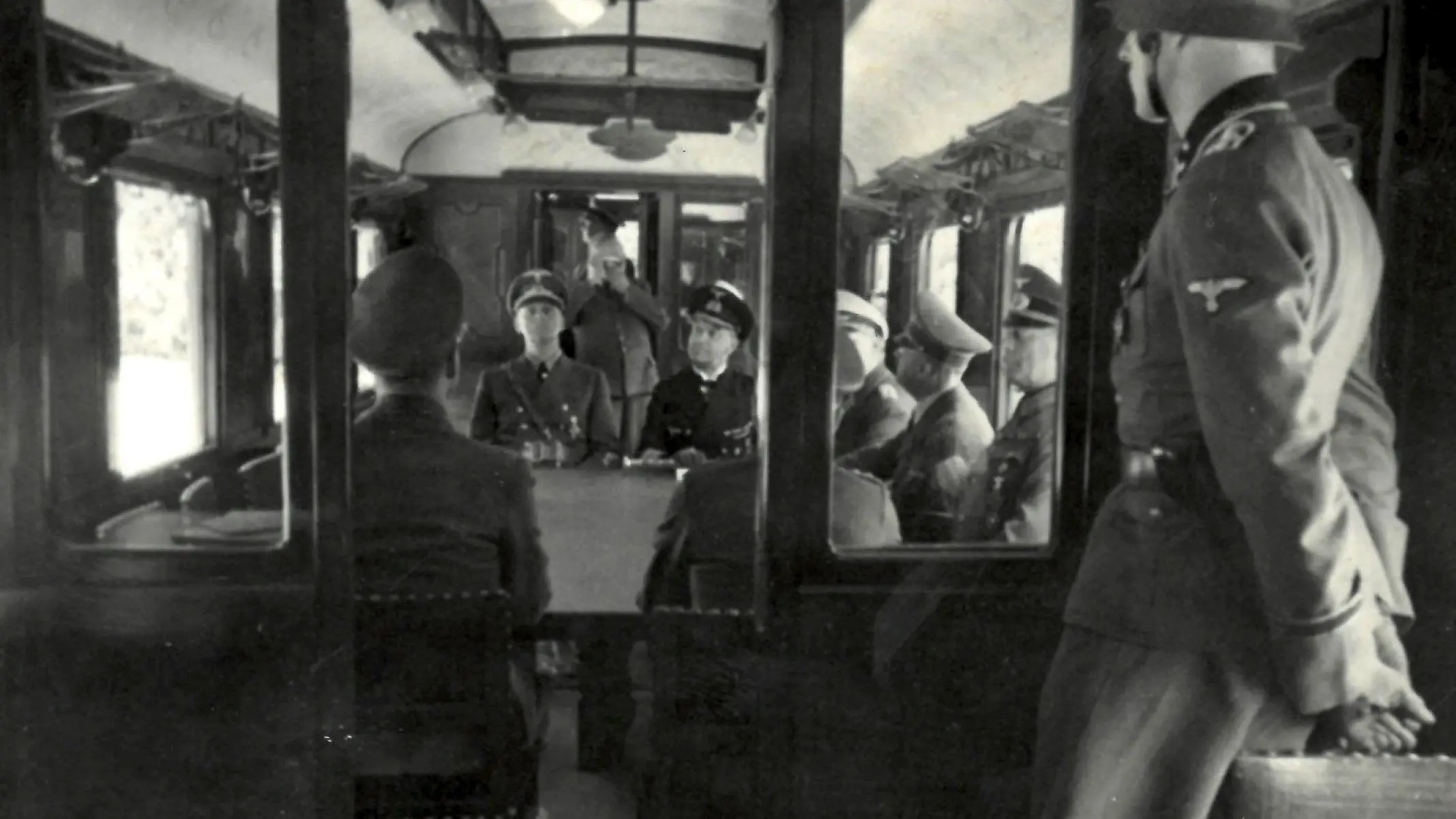 1940, Les secrets de l’Armistice backdrop