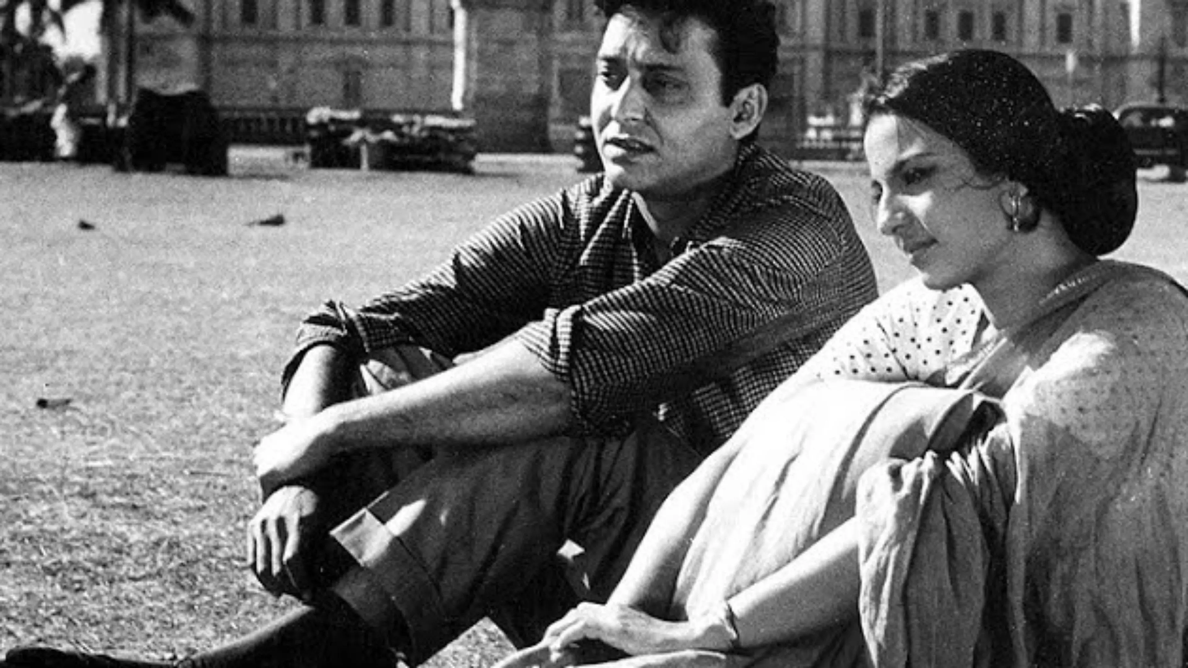 Teen Bhubaner Paare backdrop